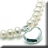 Elegant jewellery for the bride and her attendants